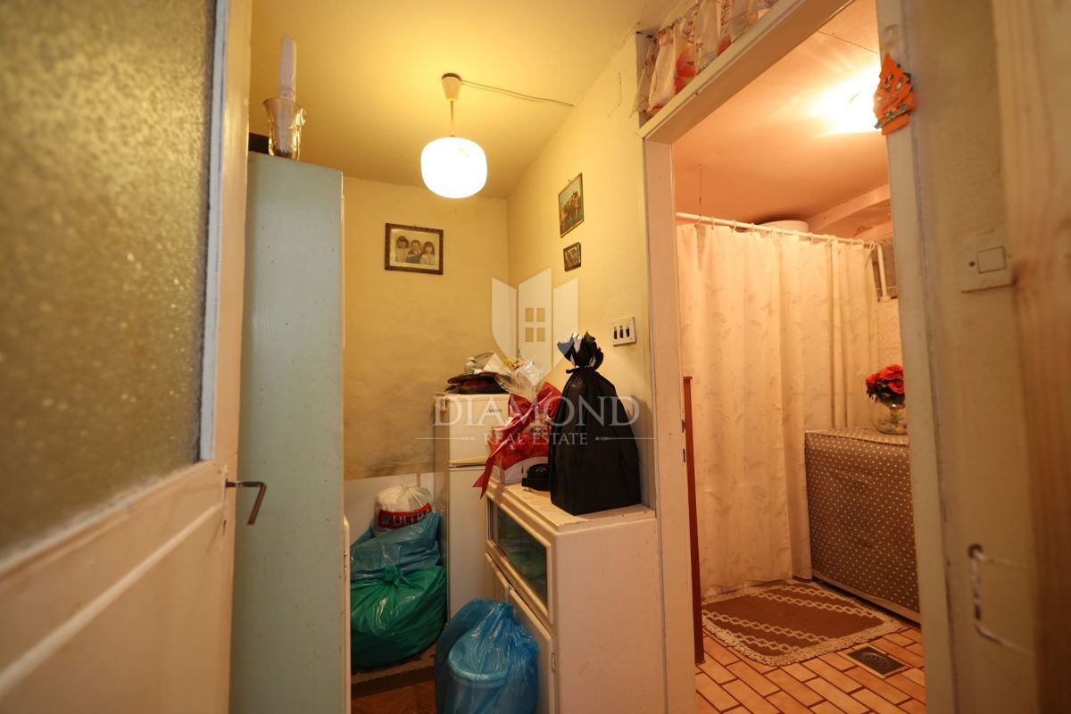 Ekskluzivno, Bale, kamnita hiša v starem mestnem jedru