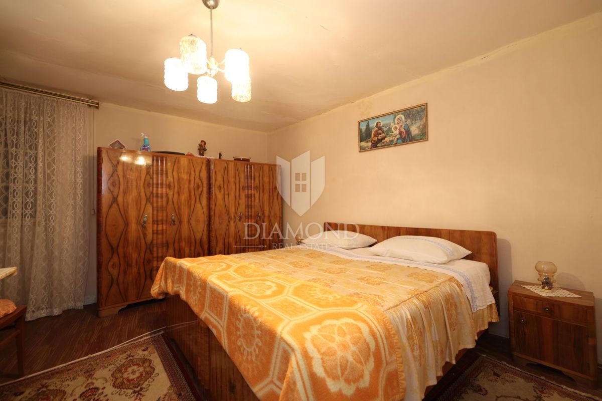 Ekskluzivno, Bale, kamnita hiša v starem mestnem jedru