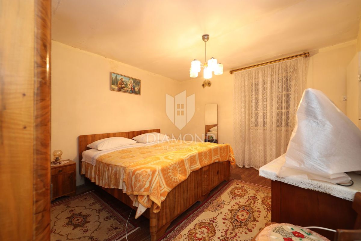 Ekskluzivno, Bale, kamnita hiša v starem mestnem jedru