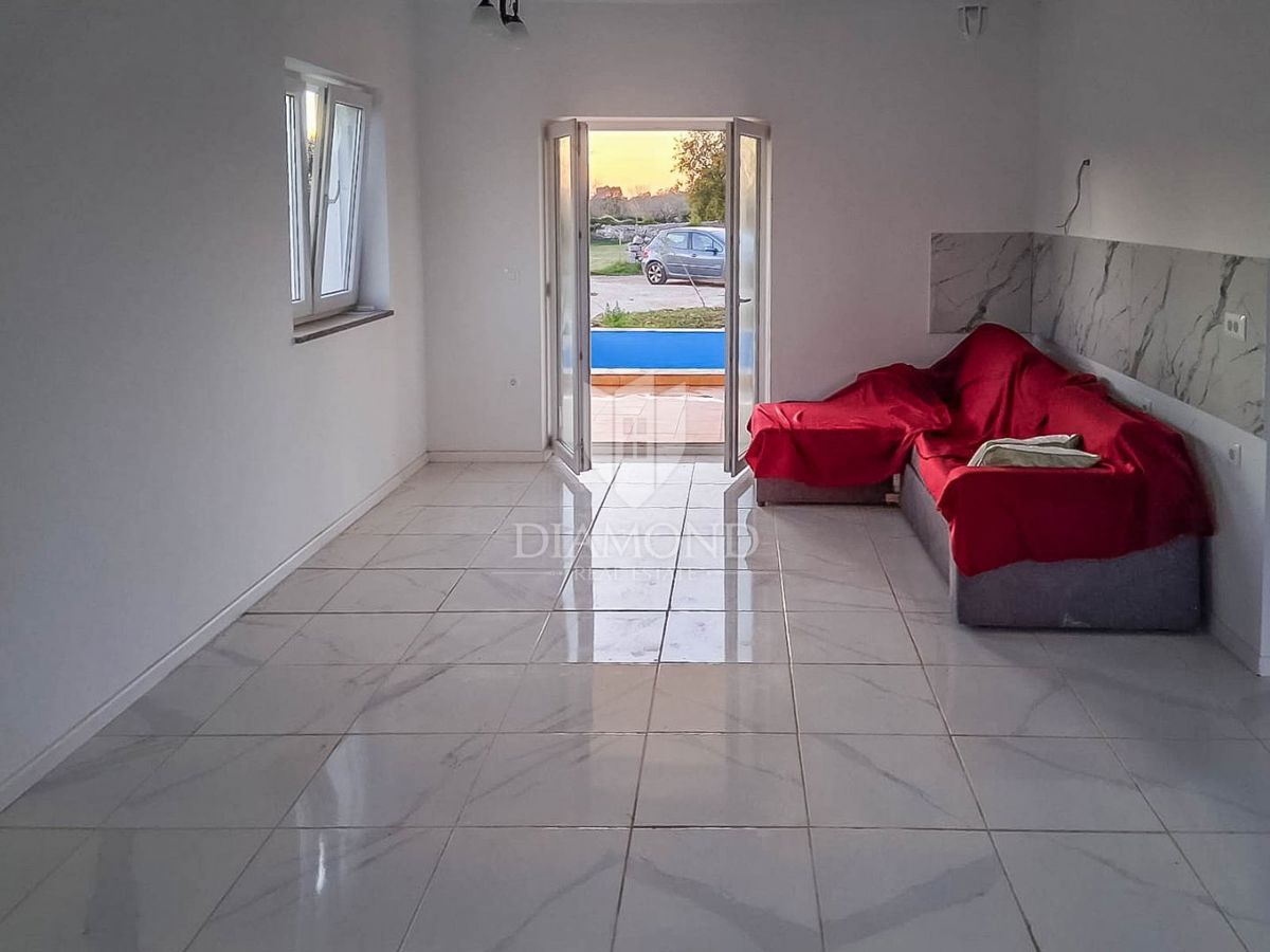 Svetvinčenat, okolica, očarljiva hiša z bazenom