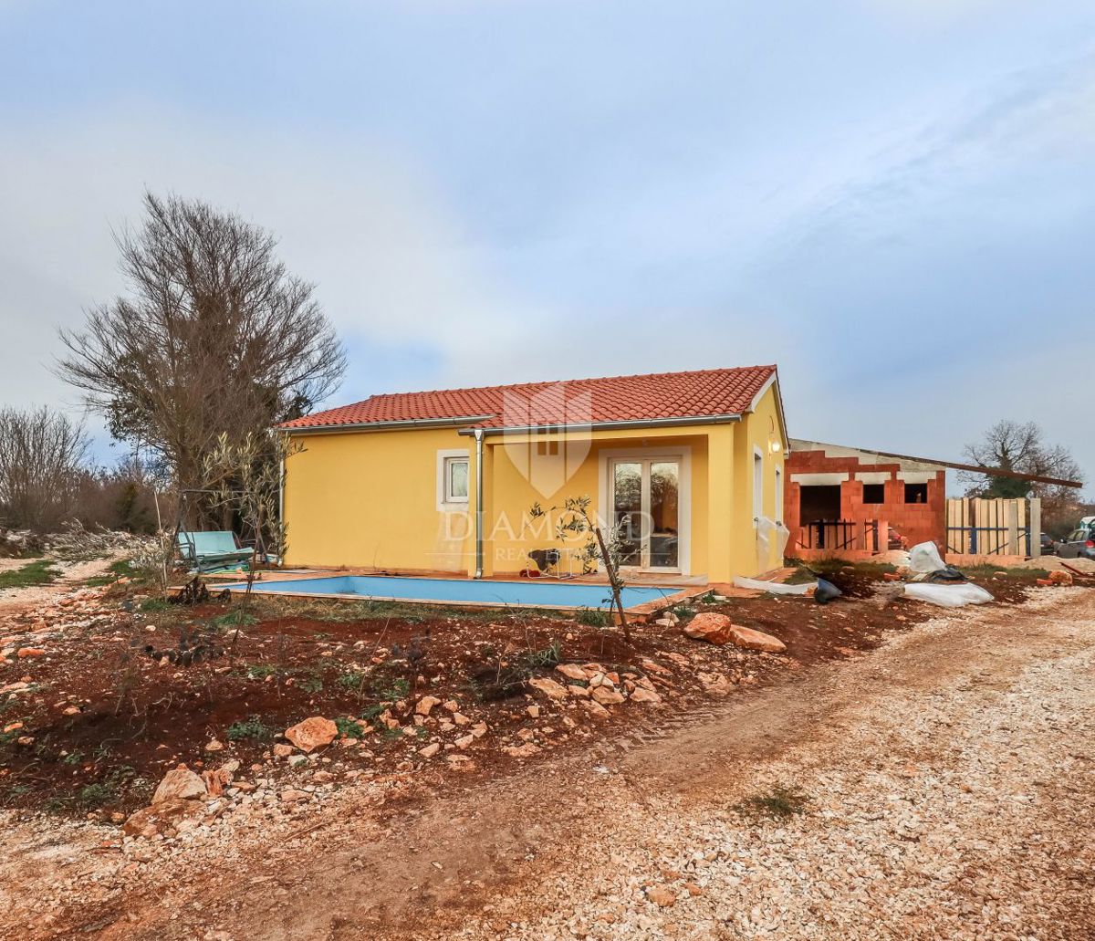 Svetvinčenat, okolica, očarljiva hiša z bazenom