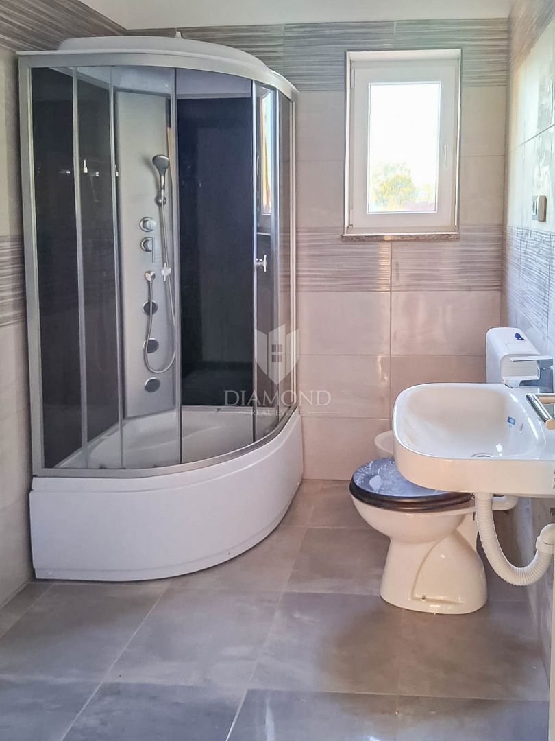 Svetvinčenat, okolica, očarljiva hiša z bazenom