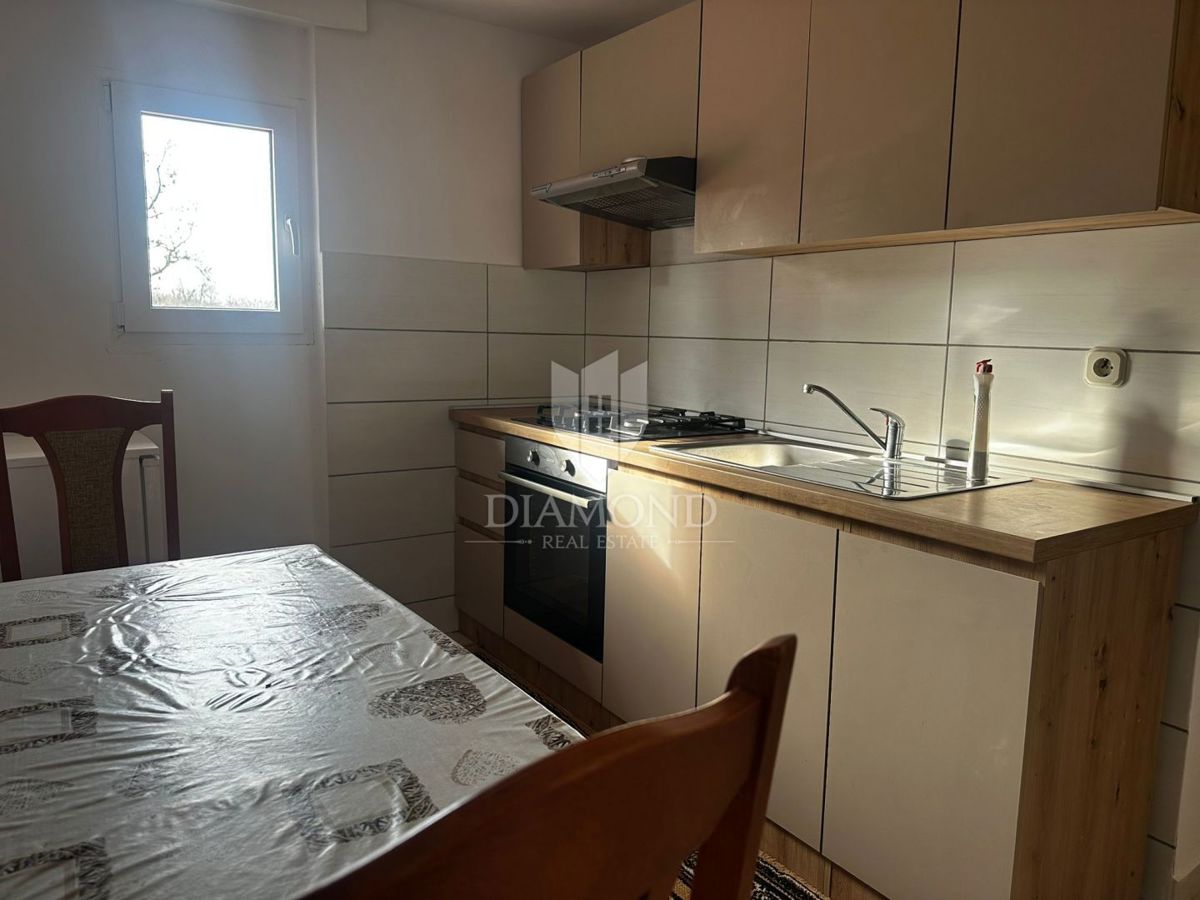 Poreč – Legalizirana hiša na velikem kmetijskem zemljišču