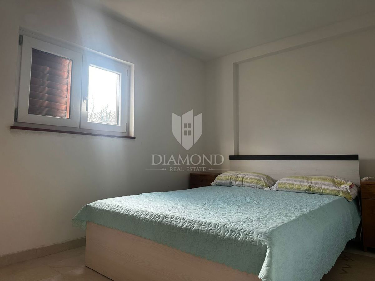 Poreč – Legalizirana hiša na velikem kmetijskem zemljišču