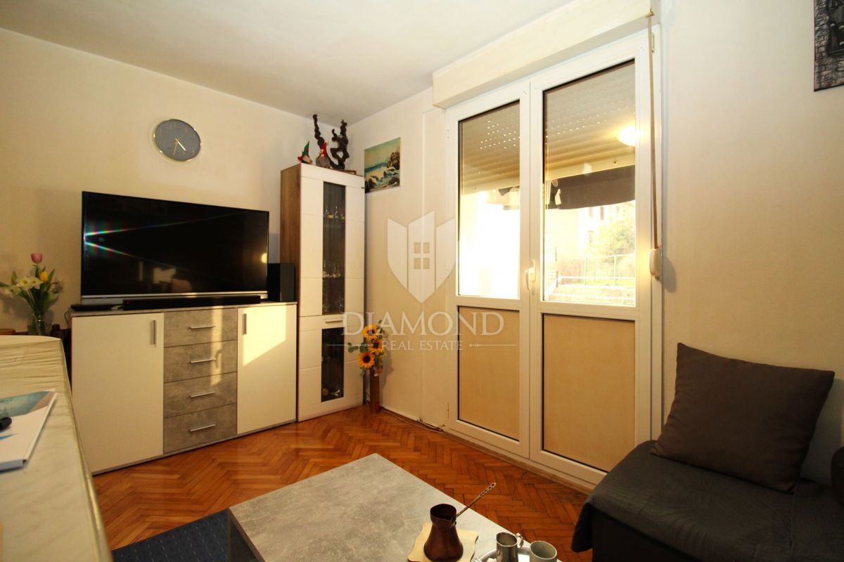 RIJEKA, BELVEDER – ZWEI-ZIMMER-WOHNUNG MIT BALKON