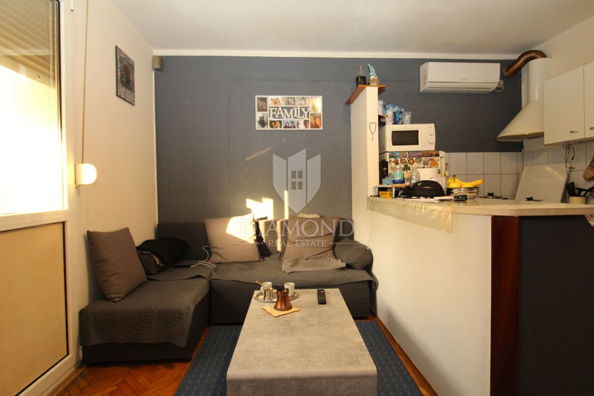 RIJEKA, BELVEDER – ZWEI-ZIMMER-WOHNUNG MIT BALKON