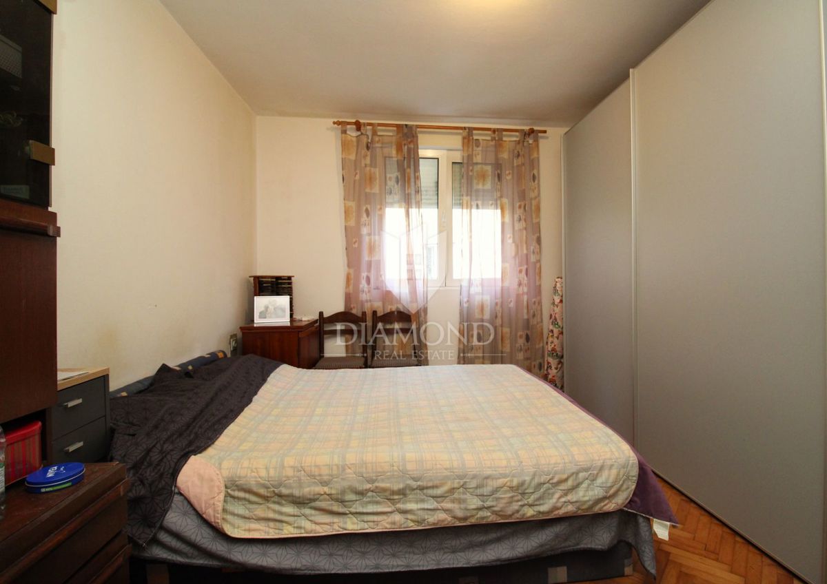 RIJEKA, BELVEDER – ZWEI-ZIMMER-WOHNUNG MIT BALKON