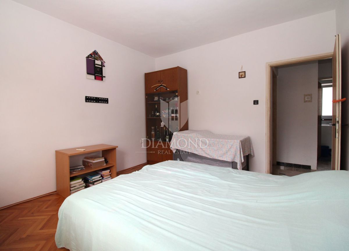 REKA – TROSOBNO STANOVANJE Z GARAŽAMI