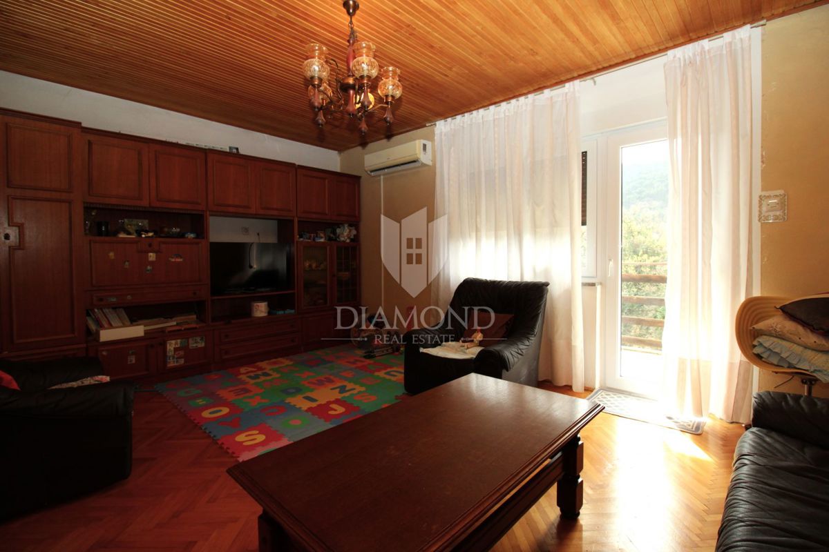 REKA – TROSOBNO STANOVANJE Z GARAŽAMI