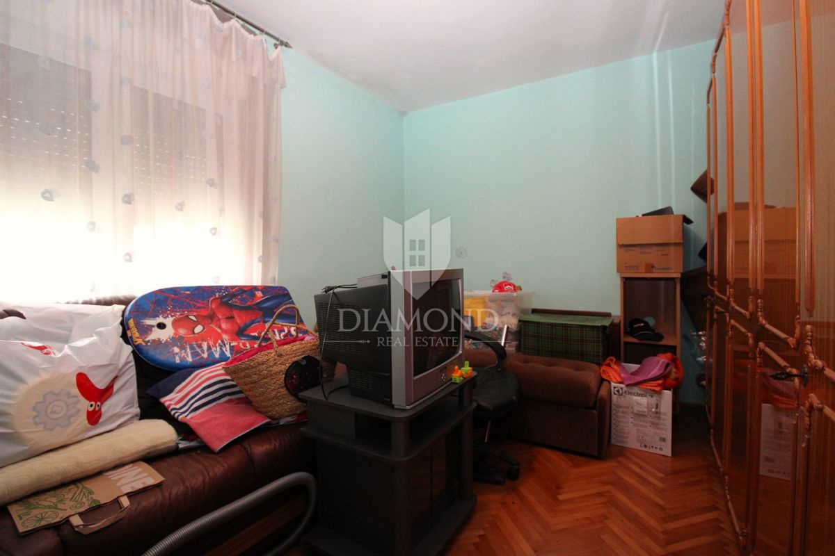 REKA – TROSOBNO STANOVANJE Z GARAŽAMI