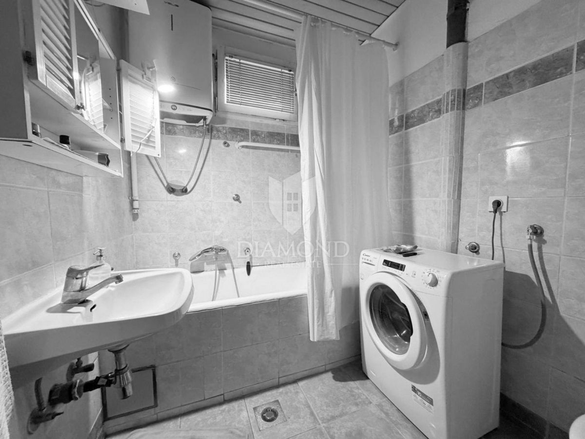 Zagreb, Britanec! Dvosobno stanovanje s teraso!