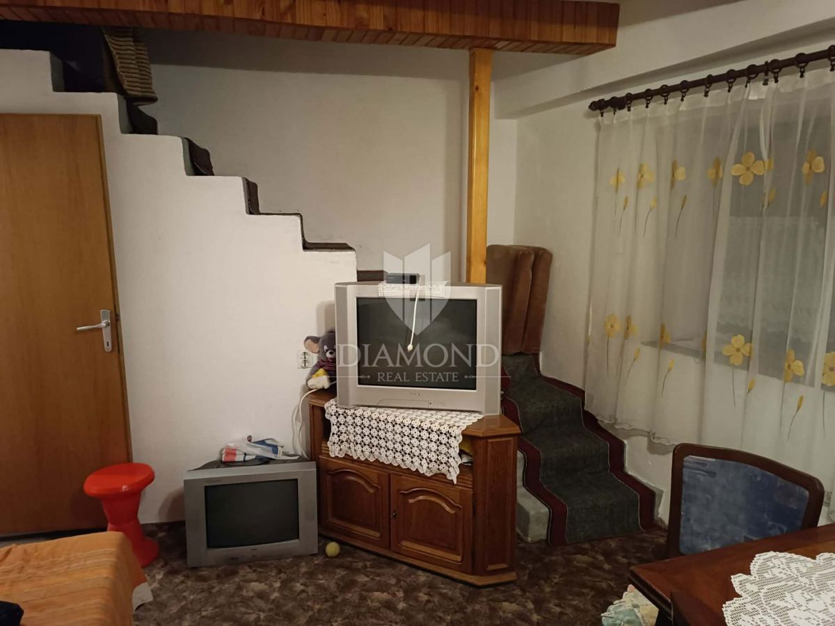 Hiša Dobrinj, ne, 100m2