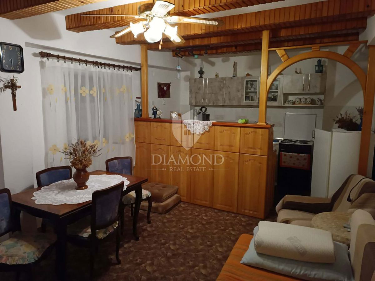 Hiša Dobrinj, ne, 100m2