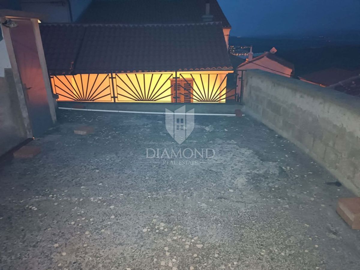 Hiša Dobrinj, ne, 100m2