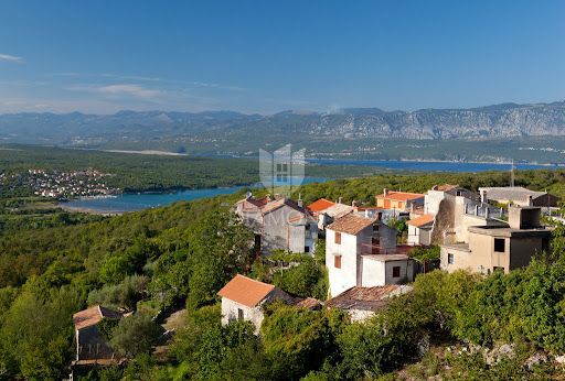 Hiša Dobrinj, ne, 100m2