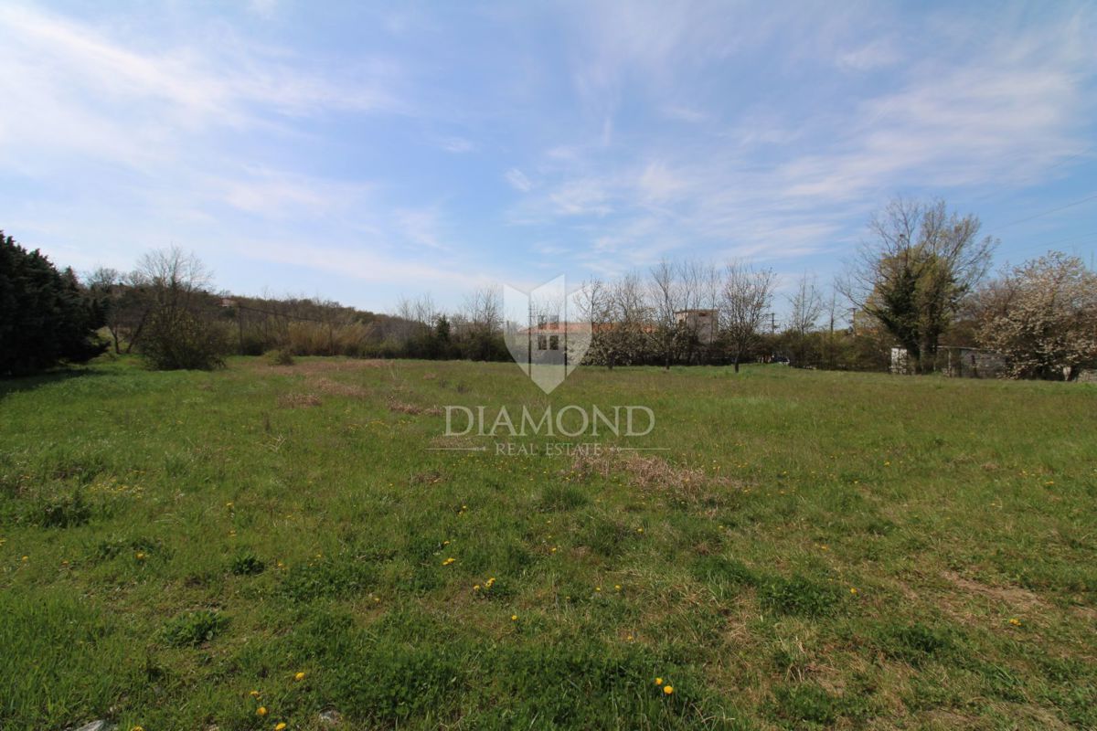 Labin, zazidljivo zemljišče 2,5 km od centra mesta