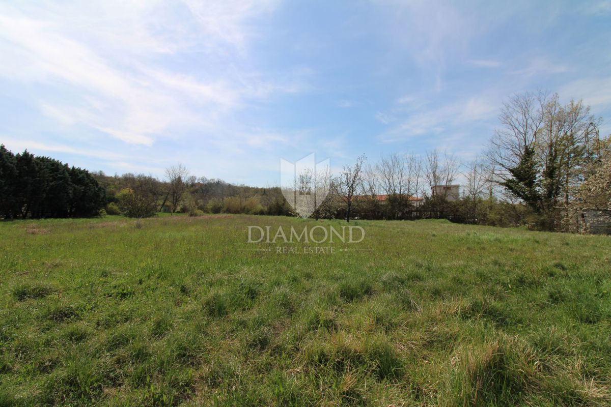 Labin, zazidljivo zemljišče 2,5 km od centra mesta