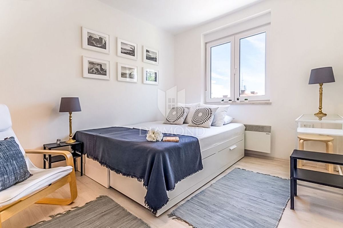 Pula, udobno stanovanje s tremi spalnicami in garažo