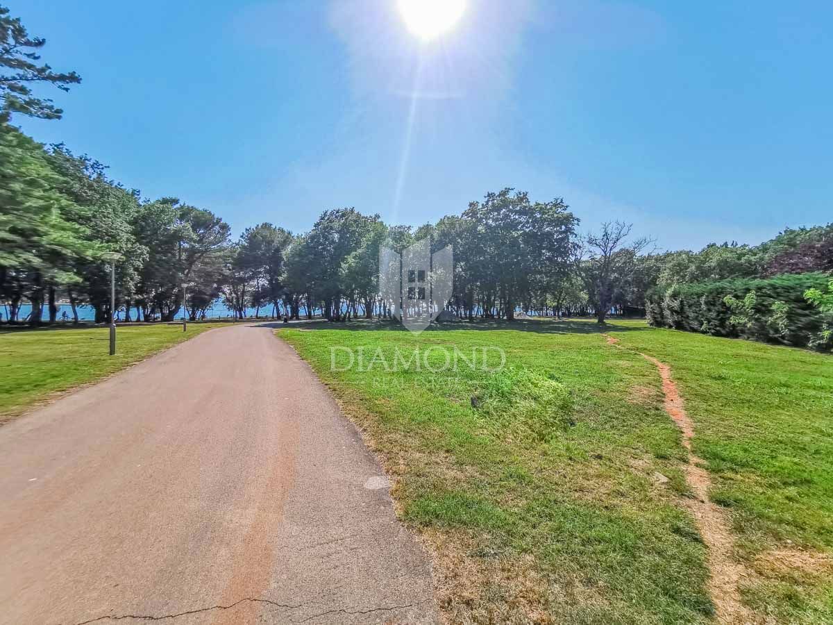 Umag, stanovanje na vrhunski lokaciji 100m od morja!