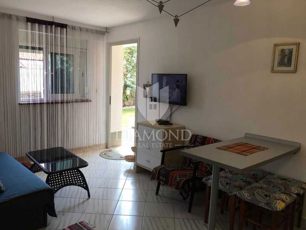 Opatija, okolica, hiša s sedmimi apartmaji, bazen in pogled na morje