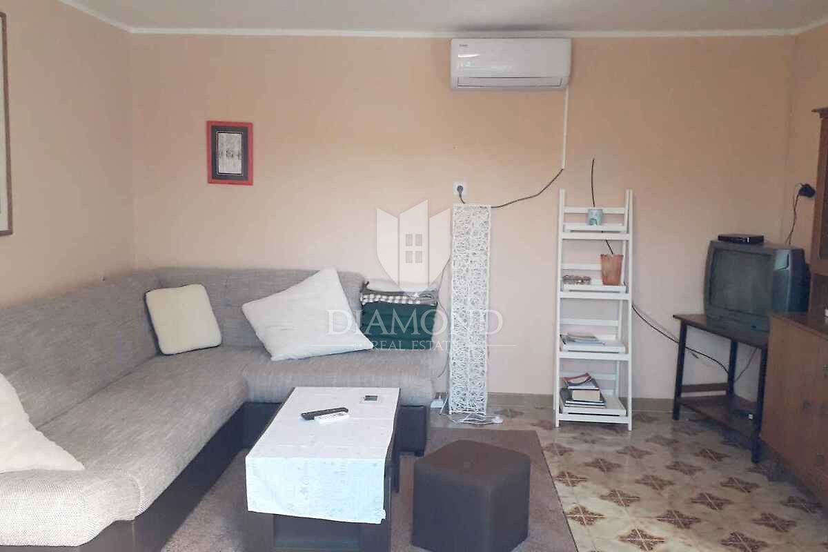 Labin, okolica, hiša z bazenom in velikim vrtom