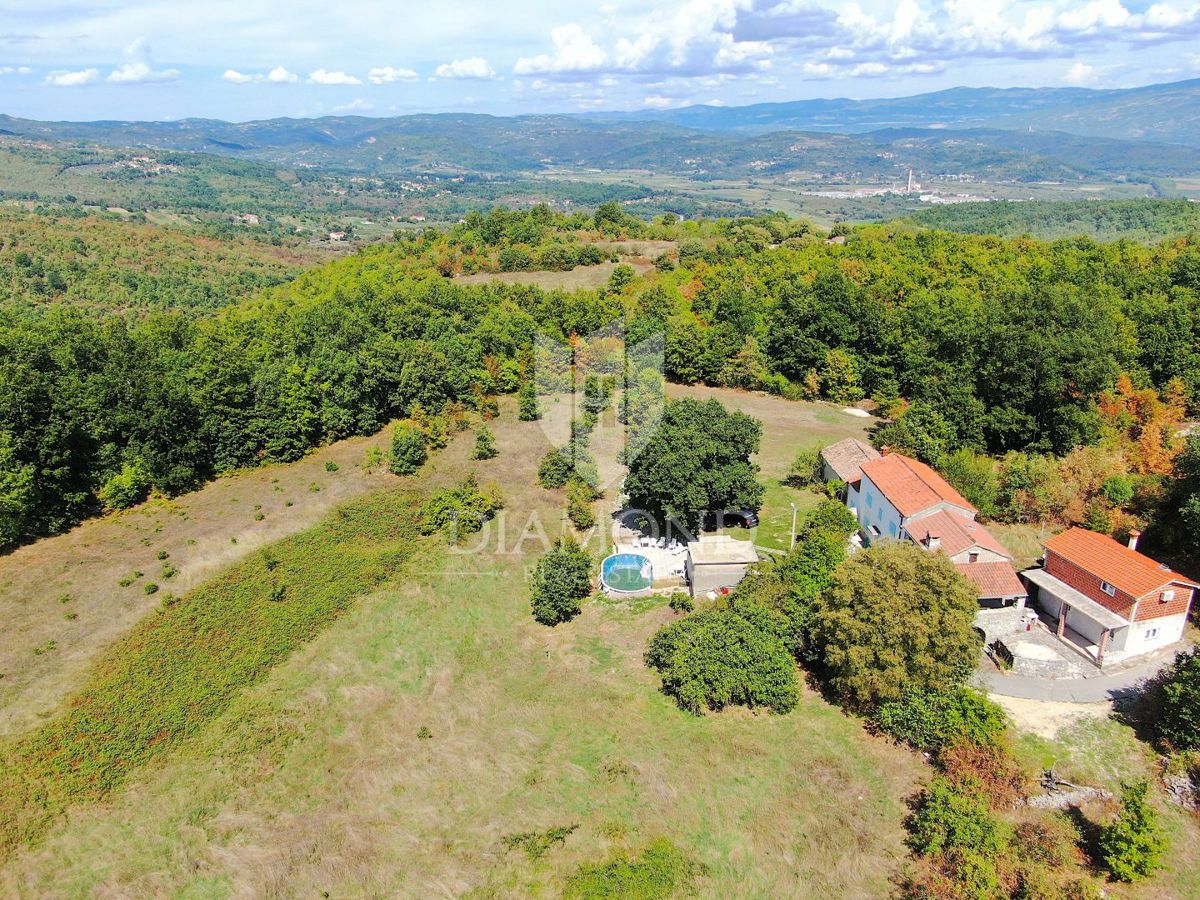 Labin, okolica, hiša z bazenom in velikim vrtom