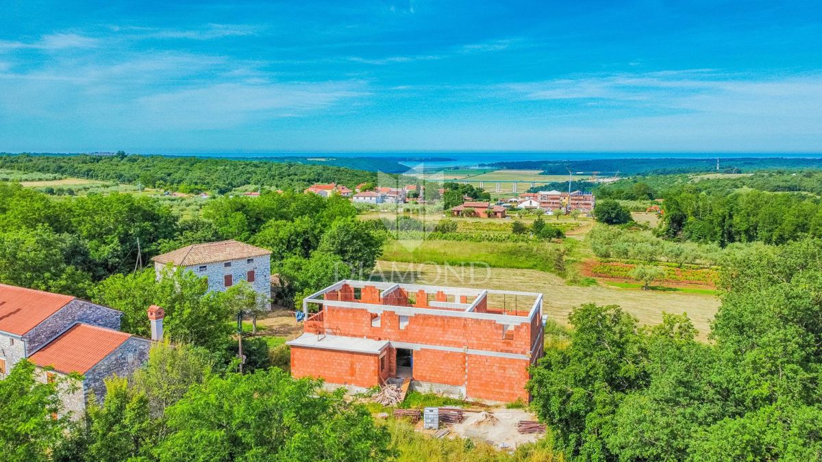Okolica Brtonigle! Luksuzna vila s poznim pogledom na morje!