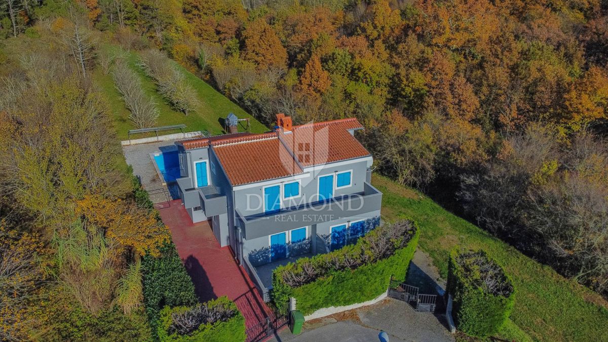 Okolica Buzeta, samostojna hiša z bazenom na mirni lokaciji