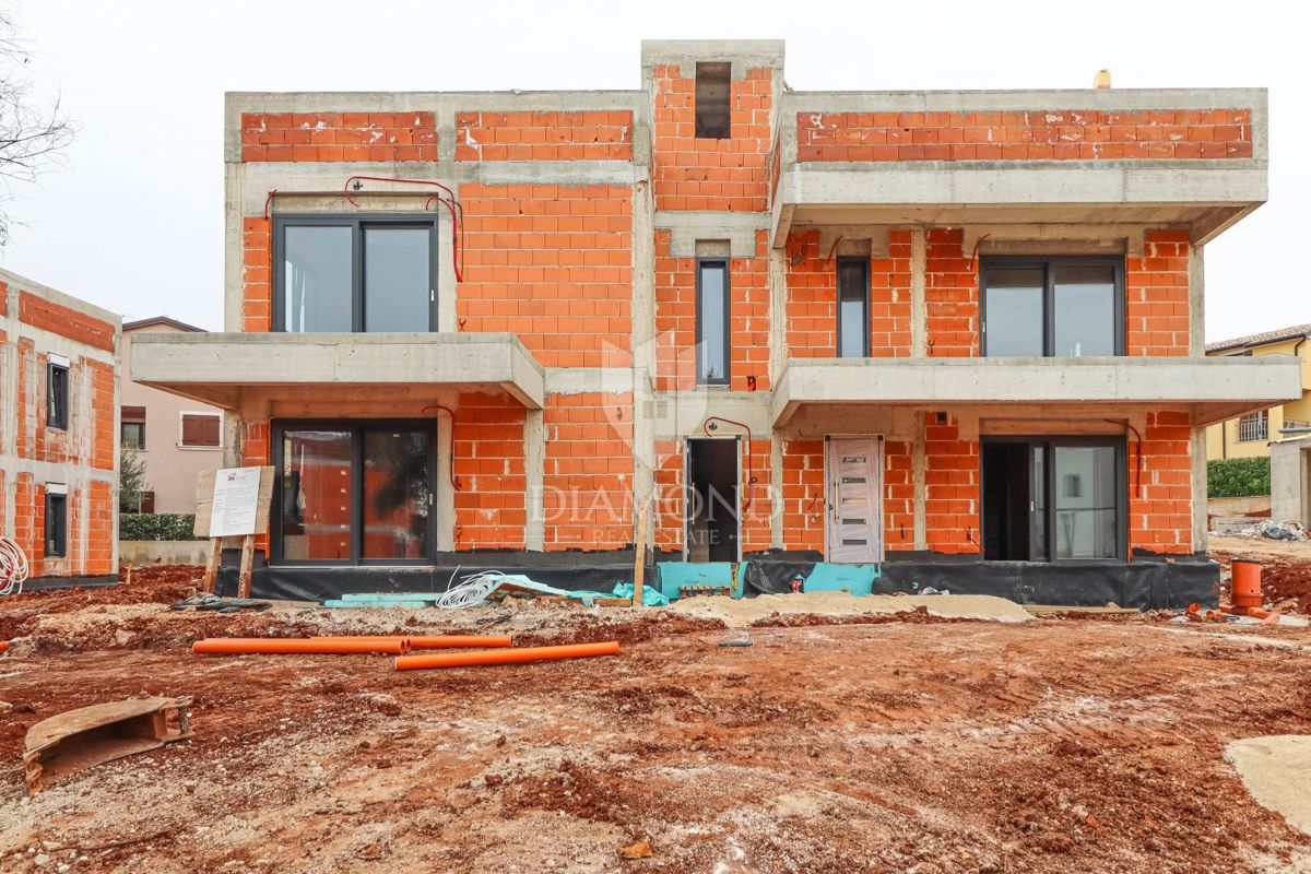 Poreč, odličen PENTHOUSE s pogledom na morje!