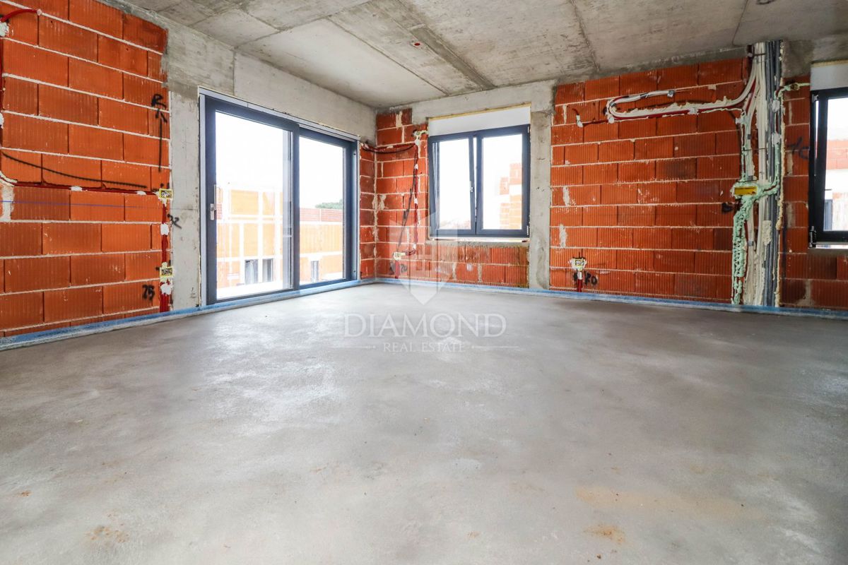 Poreč, odličen PENTHOUSE s pogledom na morje!