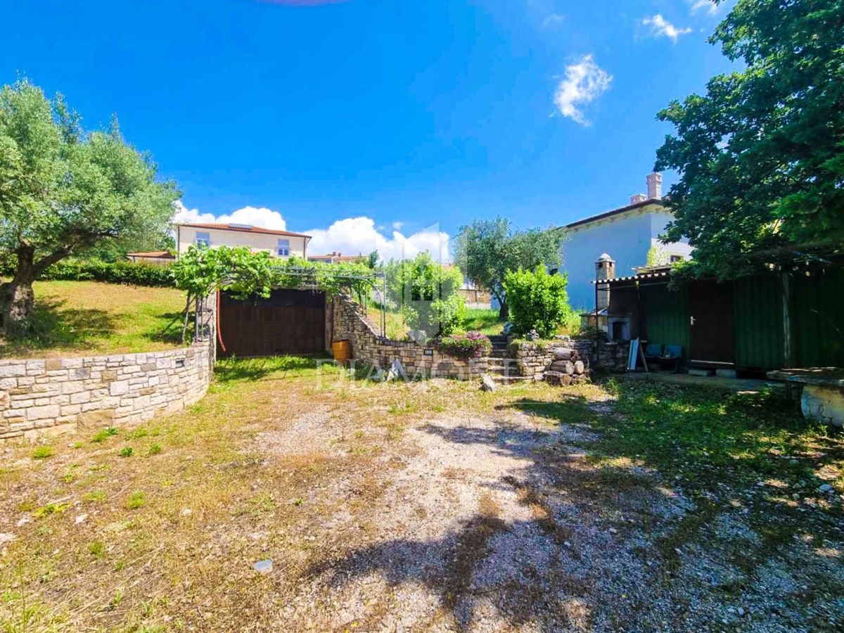 Poreč, okolica, impozantna vila s pogledom na morje!