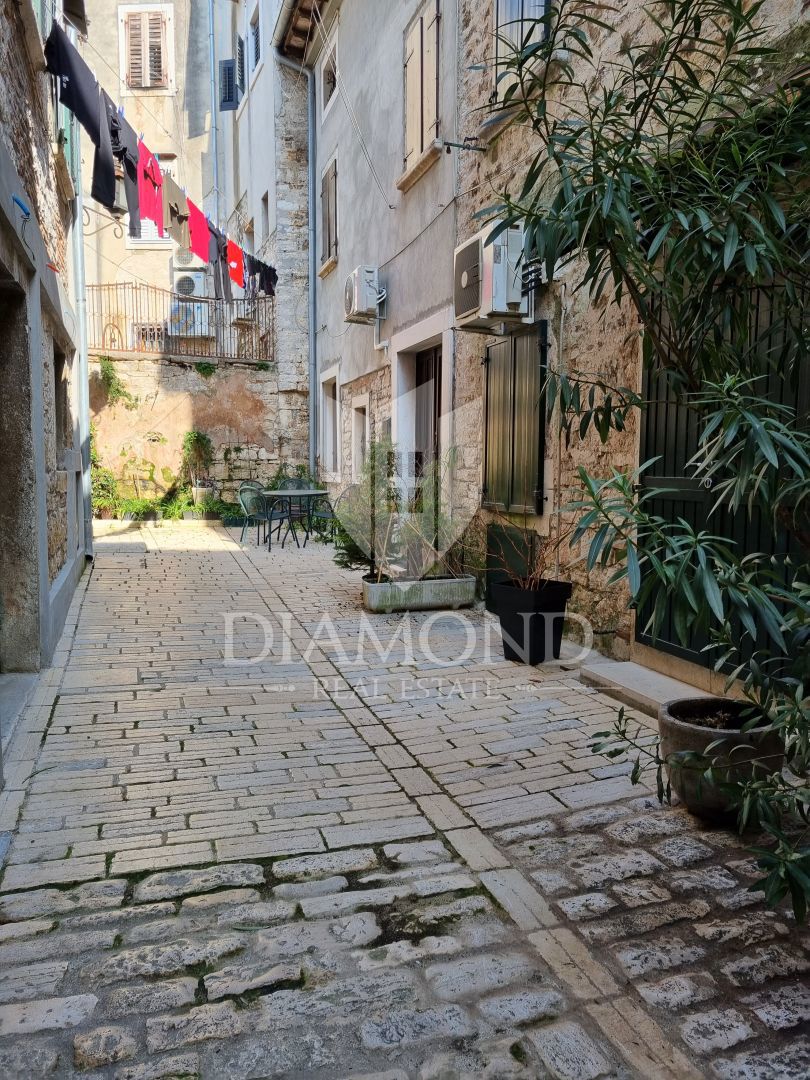 Rovinj, prenovljena hiša s tremi apartmaji v centru