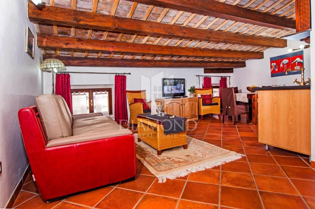 Rovinj, prenovljena hiša s tremi apartmaji v centru