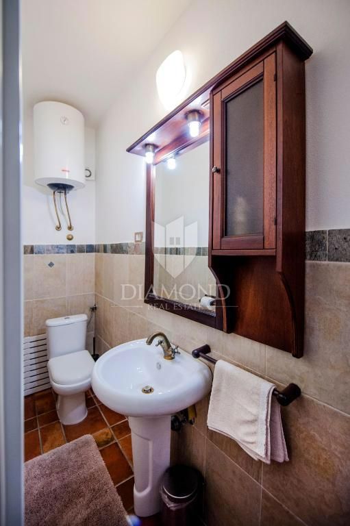 Rovinj, prenovljena hiša s tremi apartmaji v centru