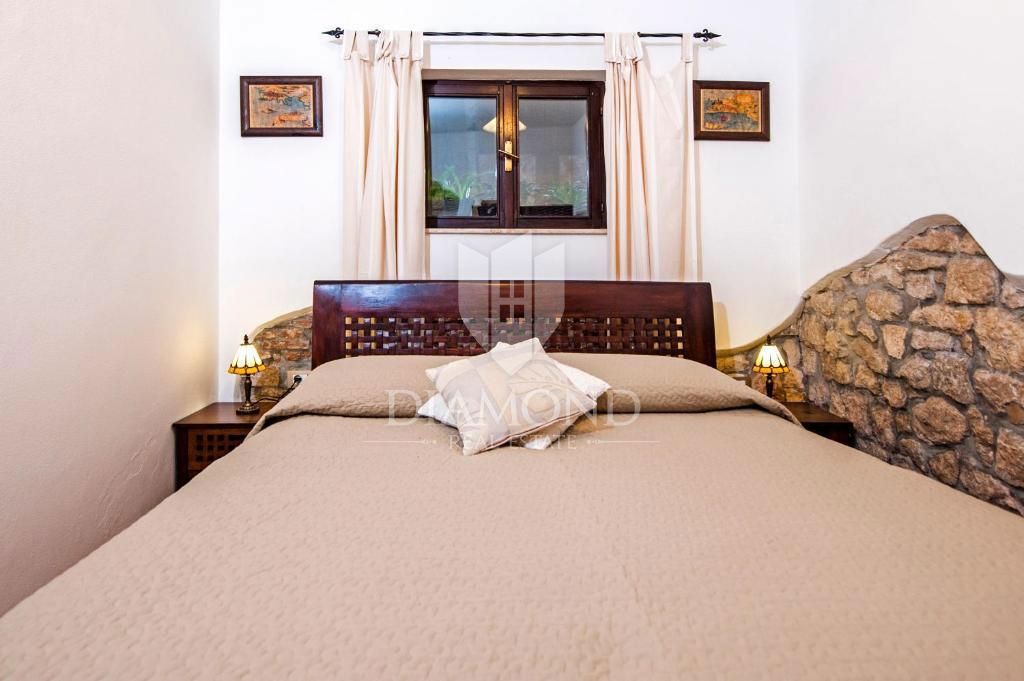 Rovinj, prenovljena hiša s tremi apartmaji v centru