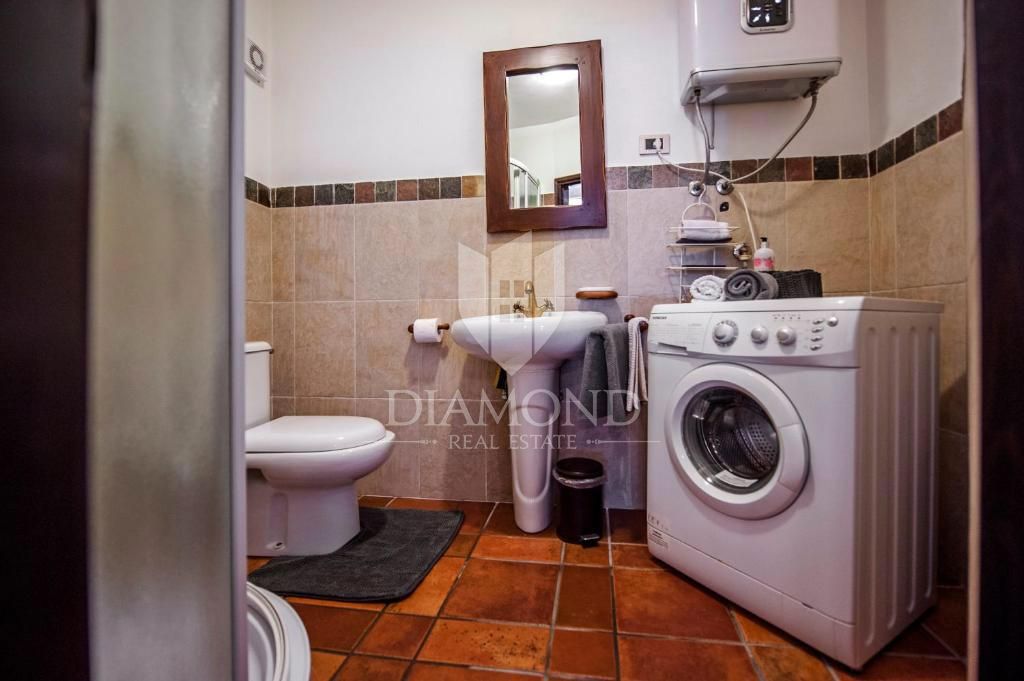 Rovinj, prenovljena hiša s tremi apartmaji v centru