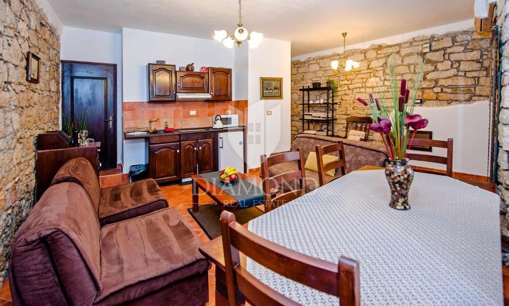 Rovinj, prenovljena hiša s tremi apartmaji v centru