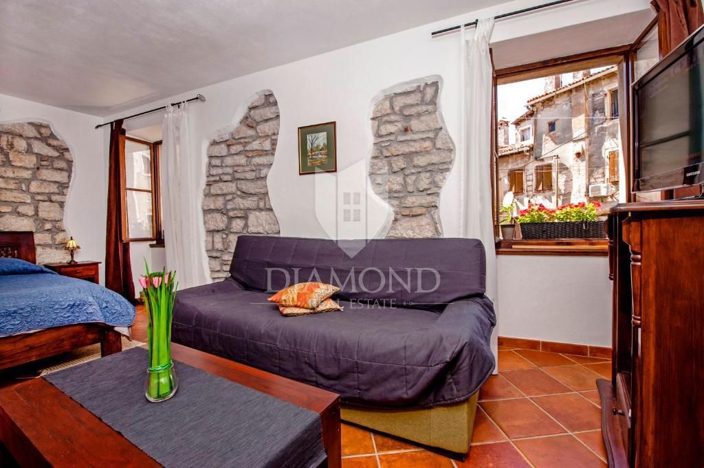 Rovinj, prenovljena hiša s tremi apartmaji v centru