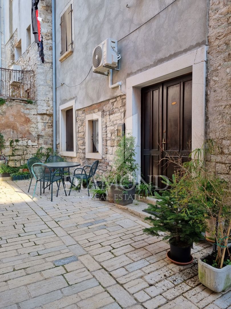 Rovinj, prenovljena hiša s tremi apartmaji v centru
