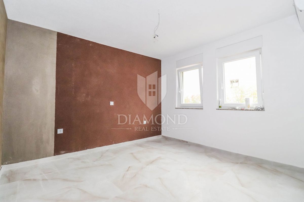 Istra, Medulin, prostoren apartma v pritličju blizu morja