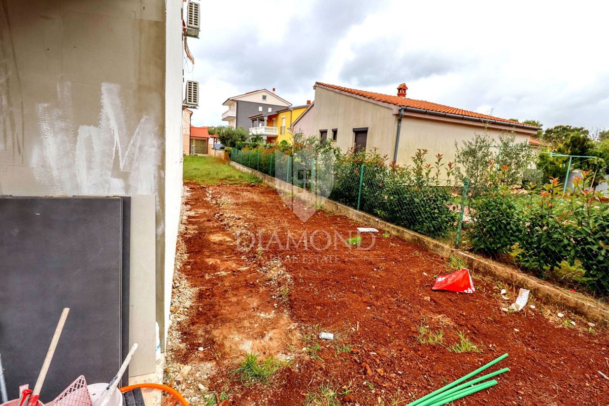 Istra, Medulin, prostoren apartma v pritličju blizu morja