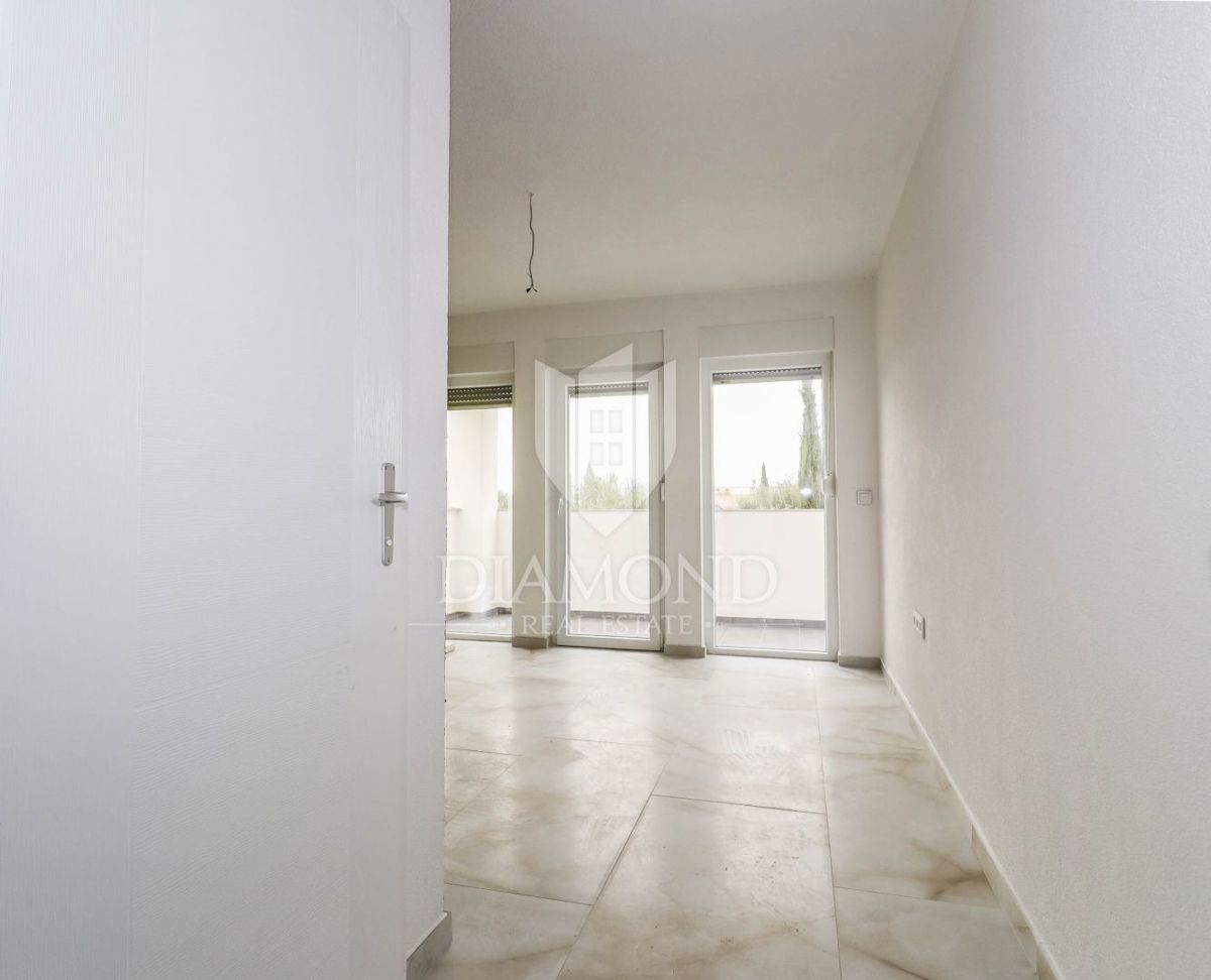 Istra, Medulin, prostoren apartma v pritličju blizu morja