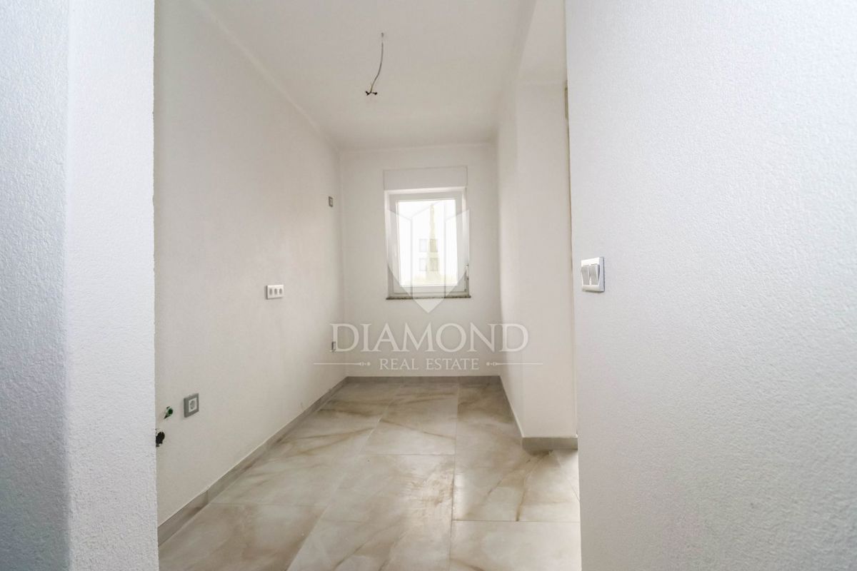 Istra, Medulin, prostoren apartma v pritličju blizu morja