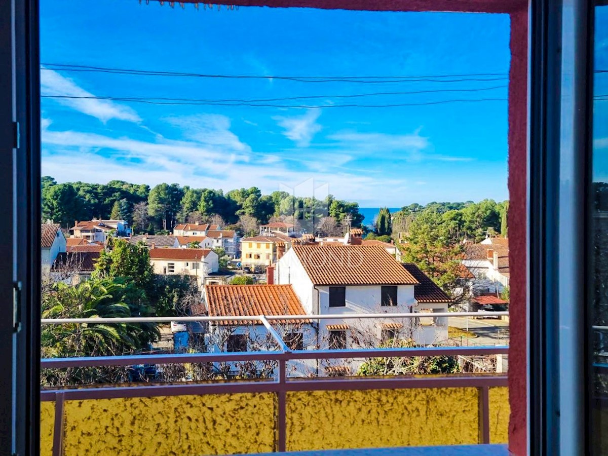 Poreč, ekskluzivno stanovanje v drugem nadstropju s pogledom na morje!