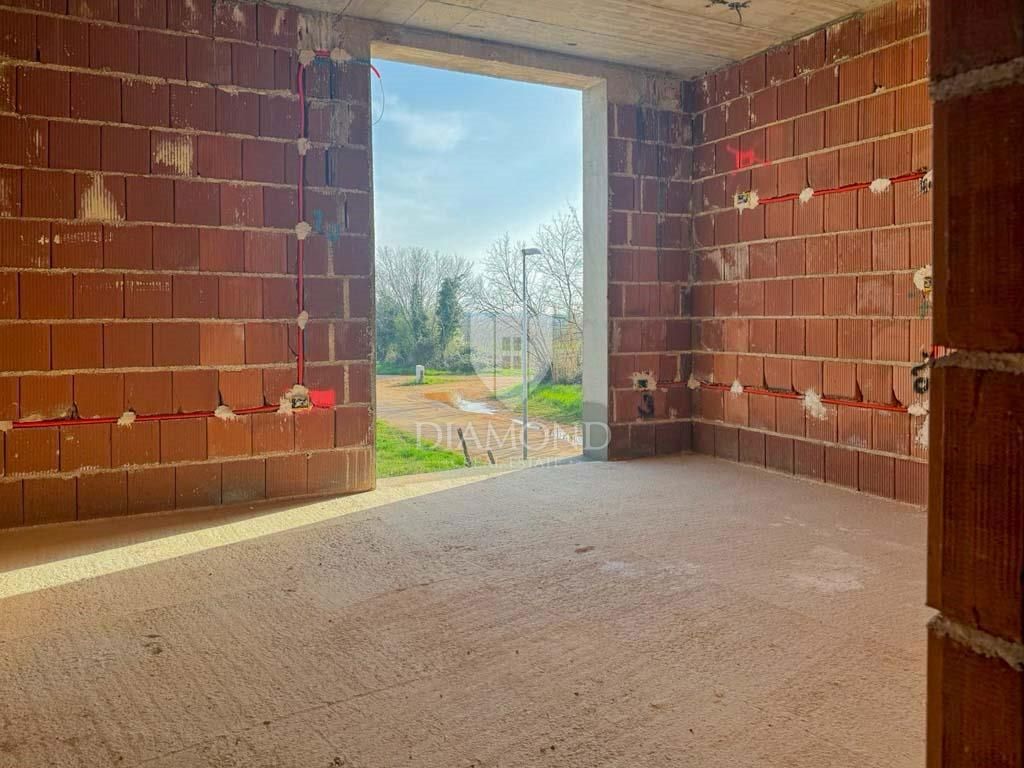 Umag novogradnja, dvoetažni apartma s pogledom na morje