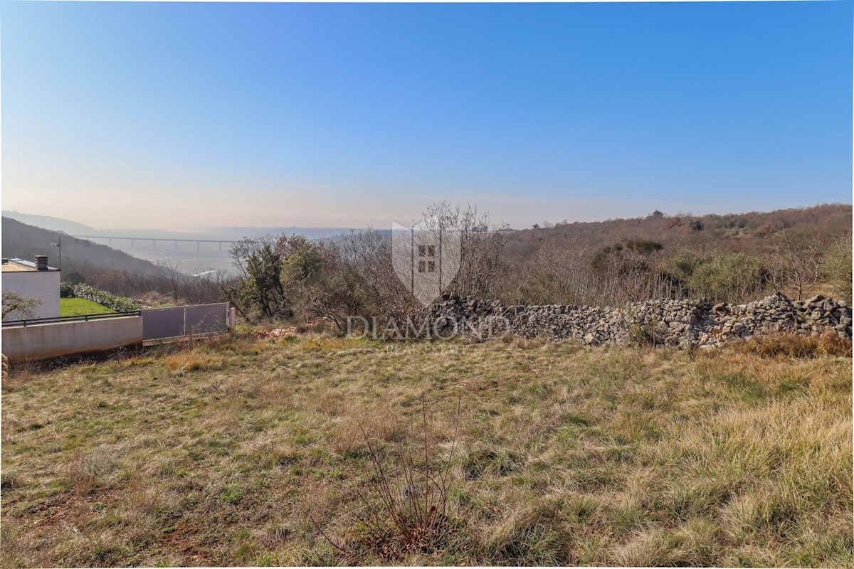 Novigrad okolica, zemljišče s panoramskim pogledom na morje!