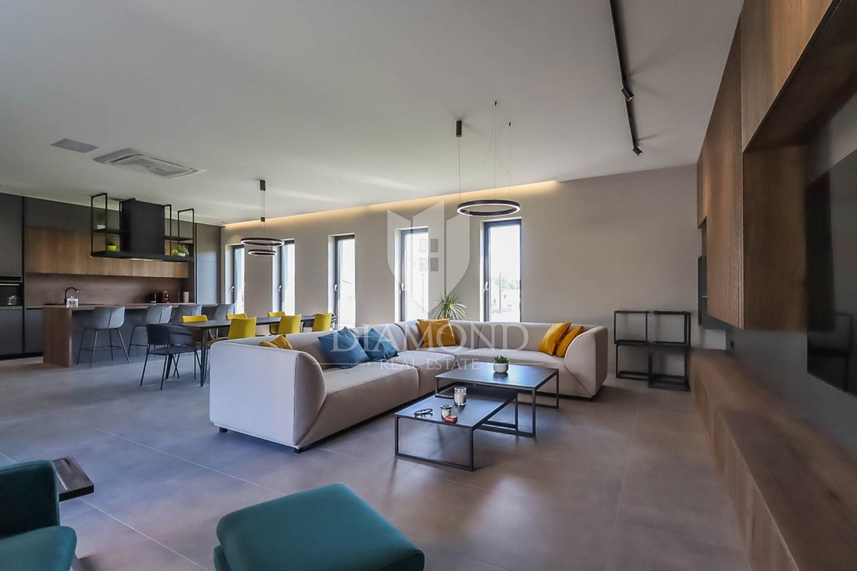 Svetvinčenat, odlična nova vila z bazenom