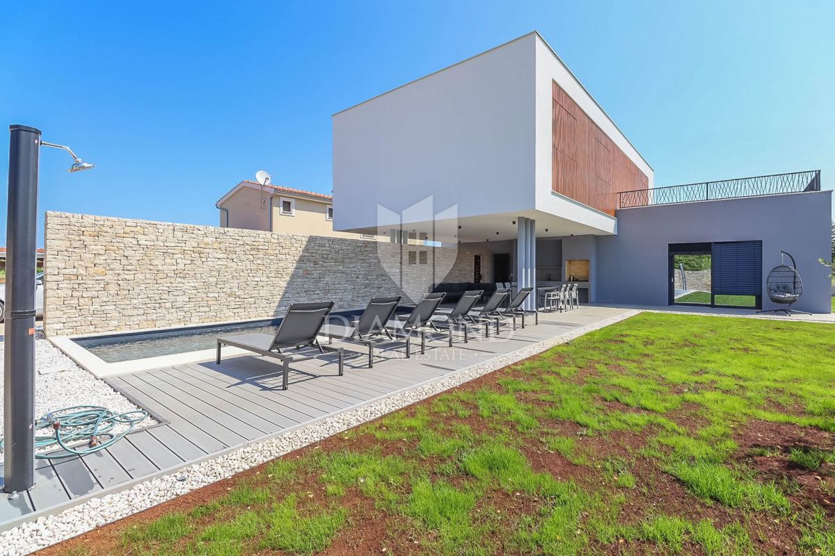 Svetvinčenat, odlična nova vila z bazenom