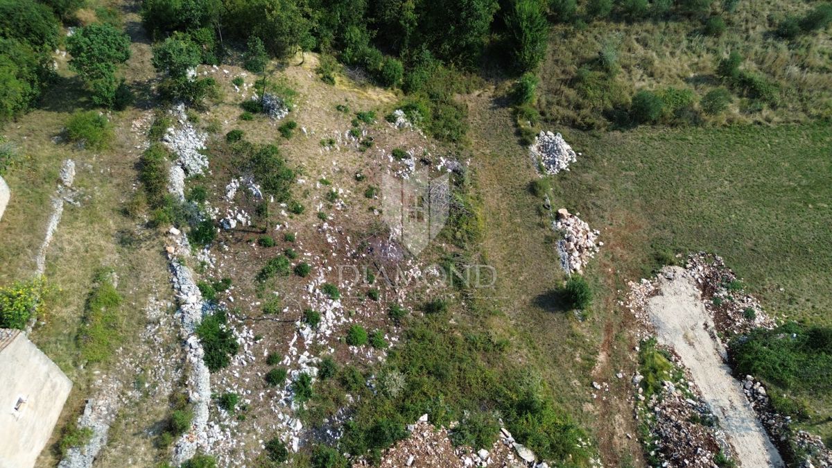 Brseč, gradbena parcela z lepim pogledom na morje 