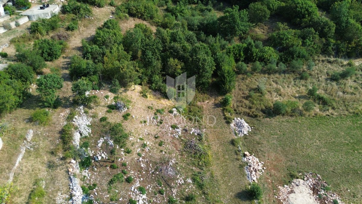 Brseč, gradbena parcela z lepim pogledom na morje 